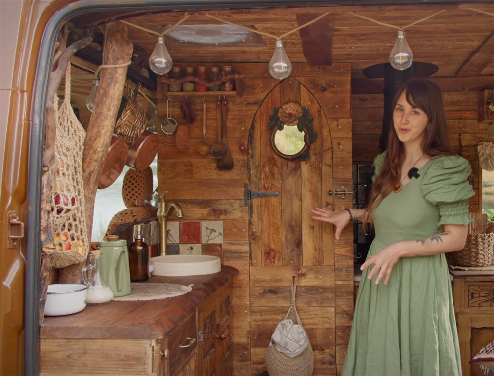 Căn nhà vỏn vẹn 4m² khiến triệu người ngỡ ngàng - Ảnh 5