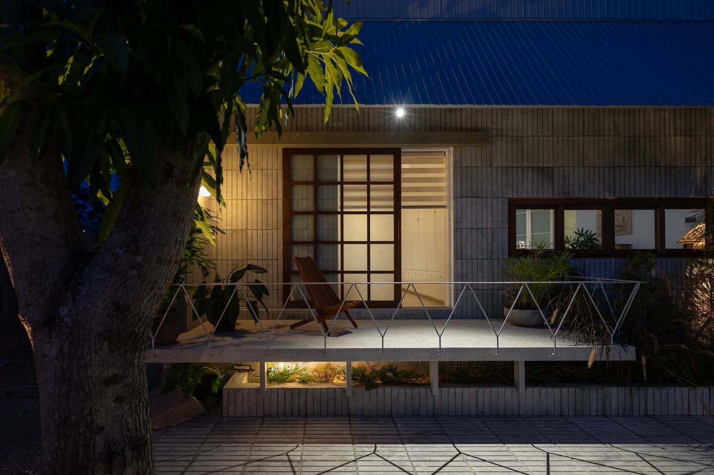 Ngôi nhà 80m2 có thiết kế đội nón thú vị - Ảnh 4