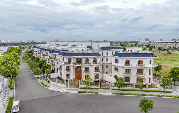 Giá nhà liền thổ ở TP.HCM giảm 53% nhưng vẫn ở mức hơn 210 triệu đồng/m - Ảnh 1