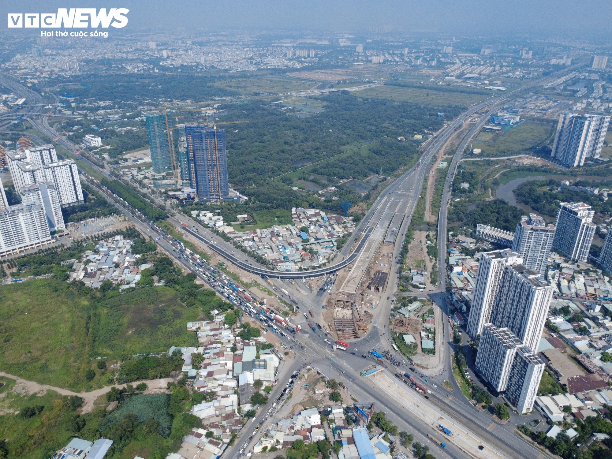 Hầm chui cuối cùng tại nút giao hiện đại nhất TP.HCM trước ngày thông xe - Ảnh 1