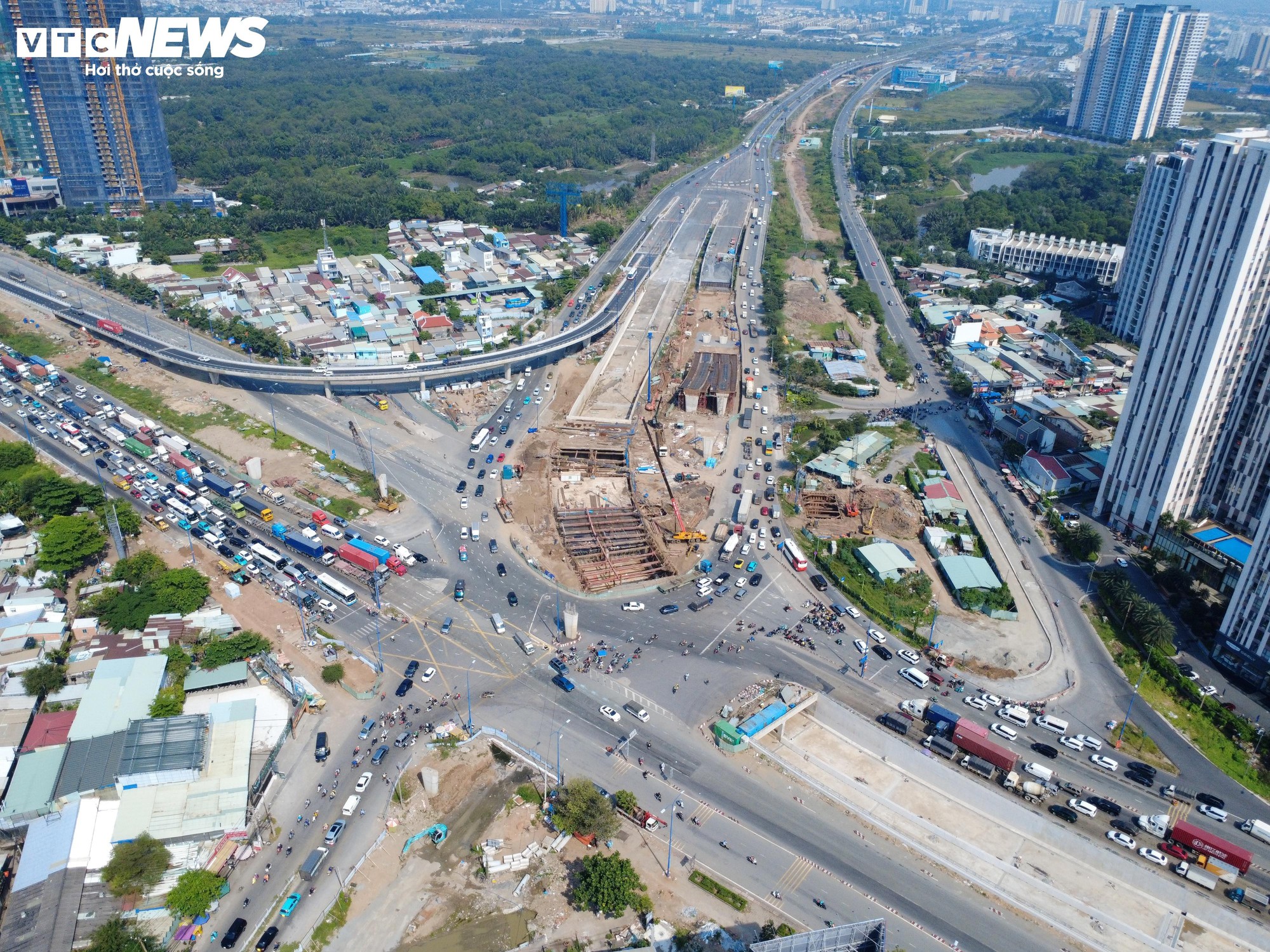 Hầm chui cuối cùng tại nút giao hiện đại nhất TP.HCM trước ngày thông xe - Ảnh 2