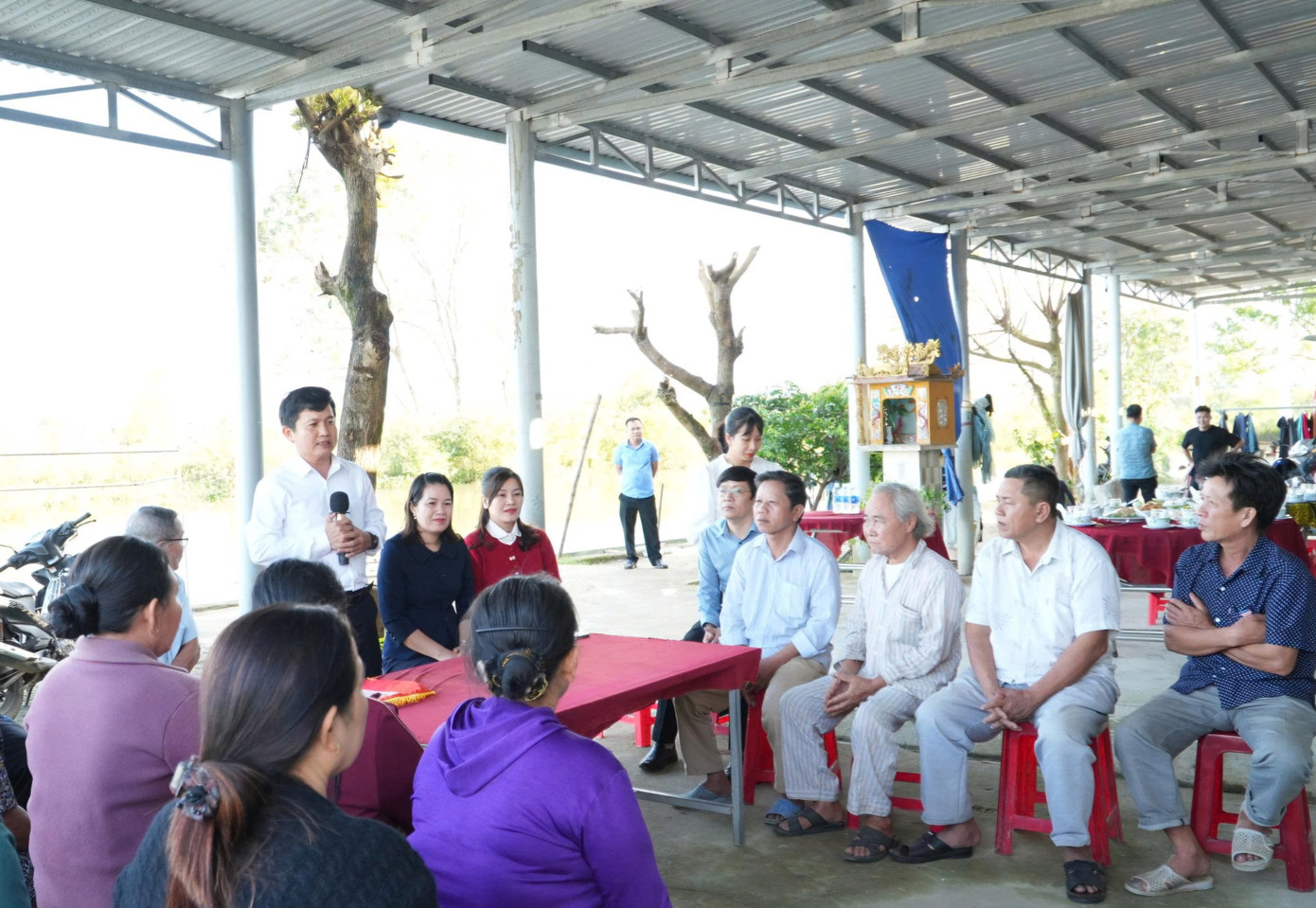 Xã cùng lúc cấp hàng loạt ‘sổ đỏ’ cho dân sau gần 20 năm chờ đợi - Ảnh 4