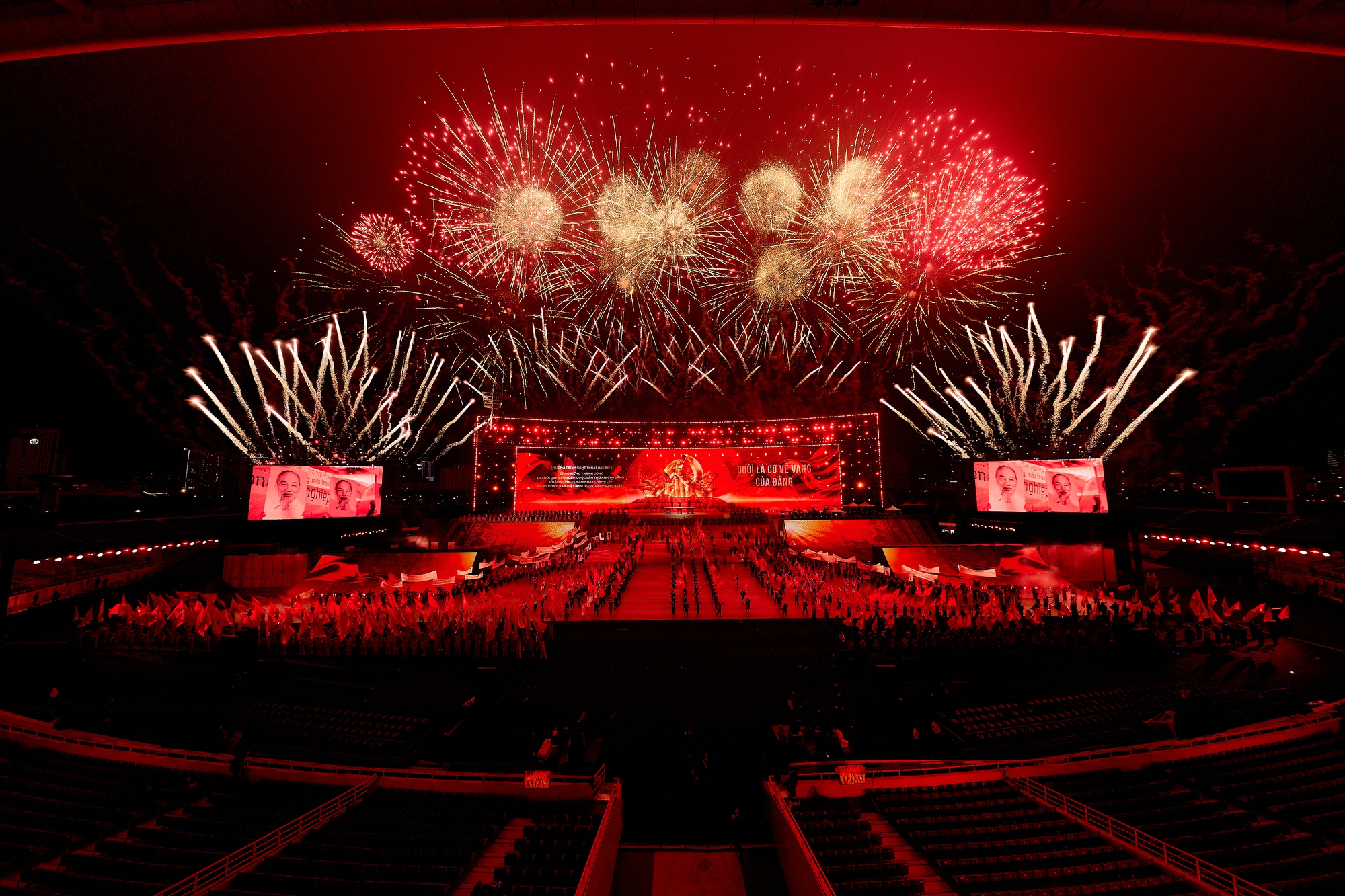 Sun Group nói về màn pháo hoa “khủng” nhất từ trước tới nay: Hàng loạt chủng loại pháo lần đầu tiên xuất hiện tại Việt Nam, công nghệ lập trình chính xác đến 0,0001 giây - Ảnh 1