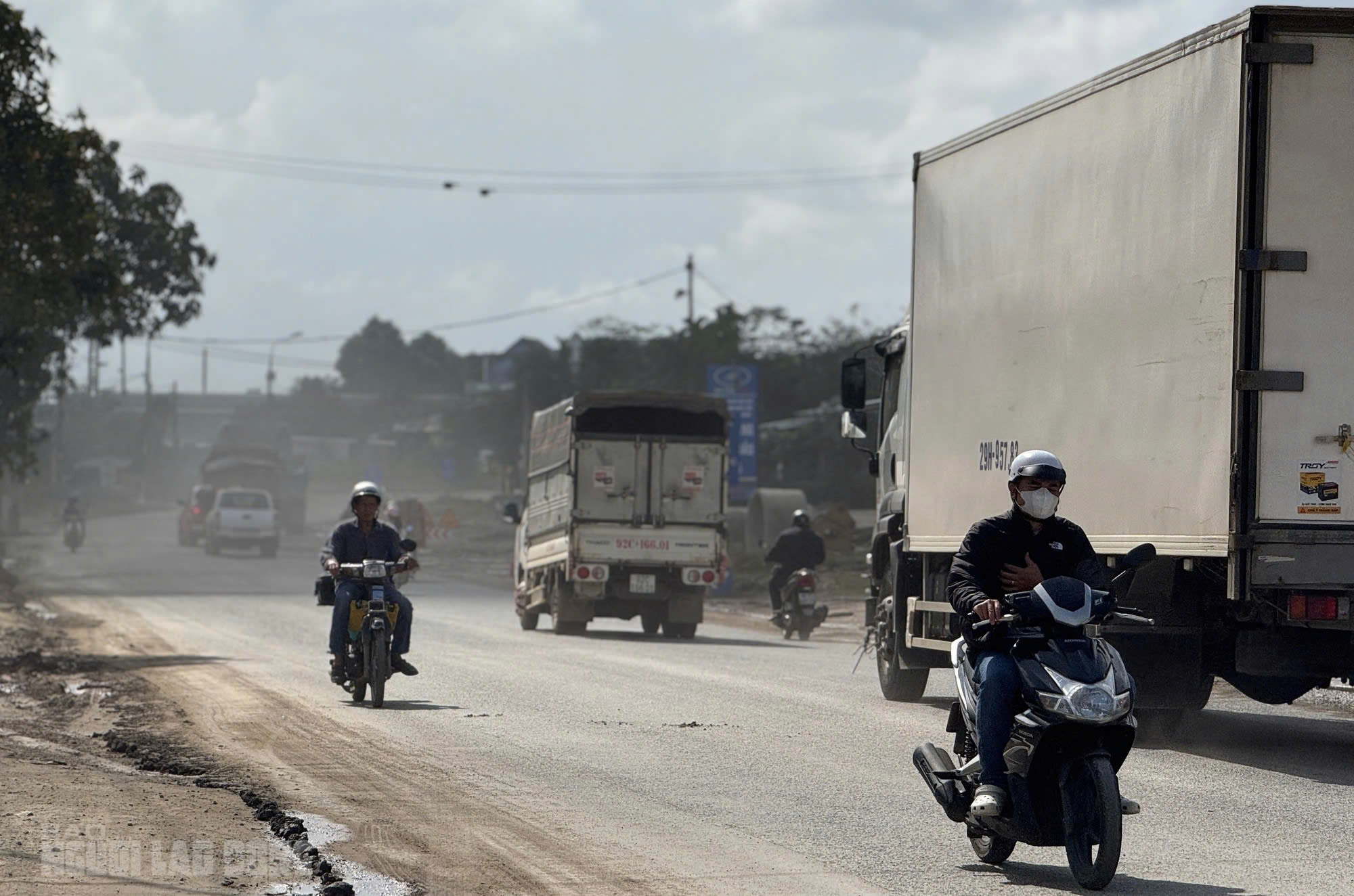 Đà Nẵng: Ám ảnh với Quốc lộ 14B, người dân liên tục “réo tên” nhà thầu - Ảnh 2