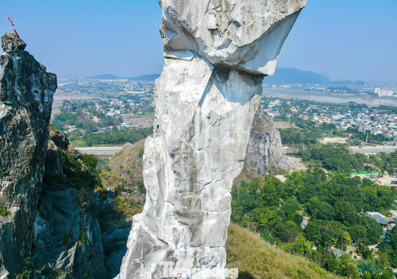 Chủ đầu tư nói về diện mạo ‘sáng trắng’ của hòn Vọng Phu sau khi gia cố 17 tỷ đồng - Ảnh 6