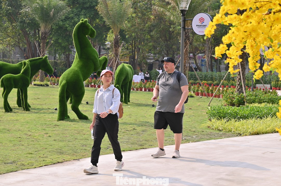 Tận thấy công viên đầu tiên được xây trên 'đất vàng' bỏ hoang ở TPHCM - Ảnh 6