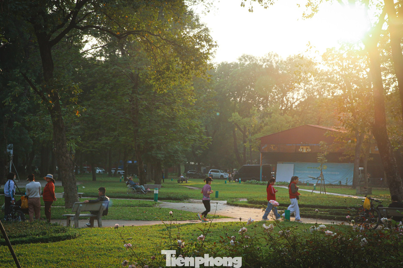 Loạt công viên Hà Nội 'lột xác' sau chỉnh trang - Ảnh 11
