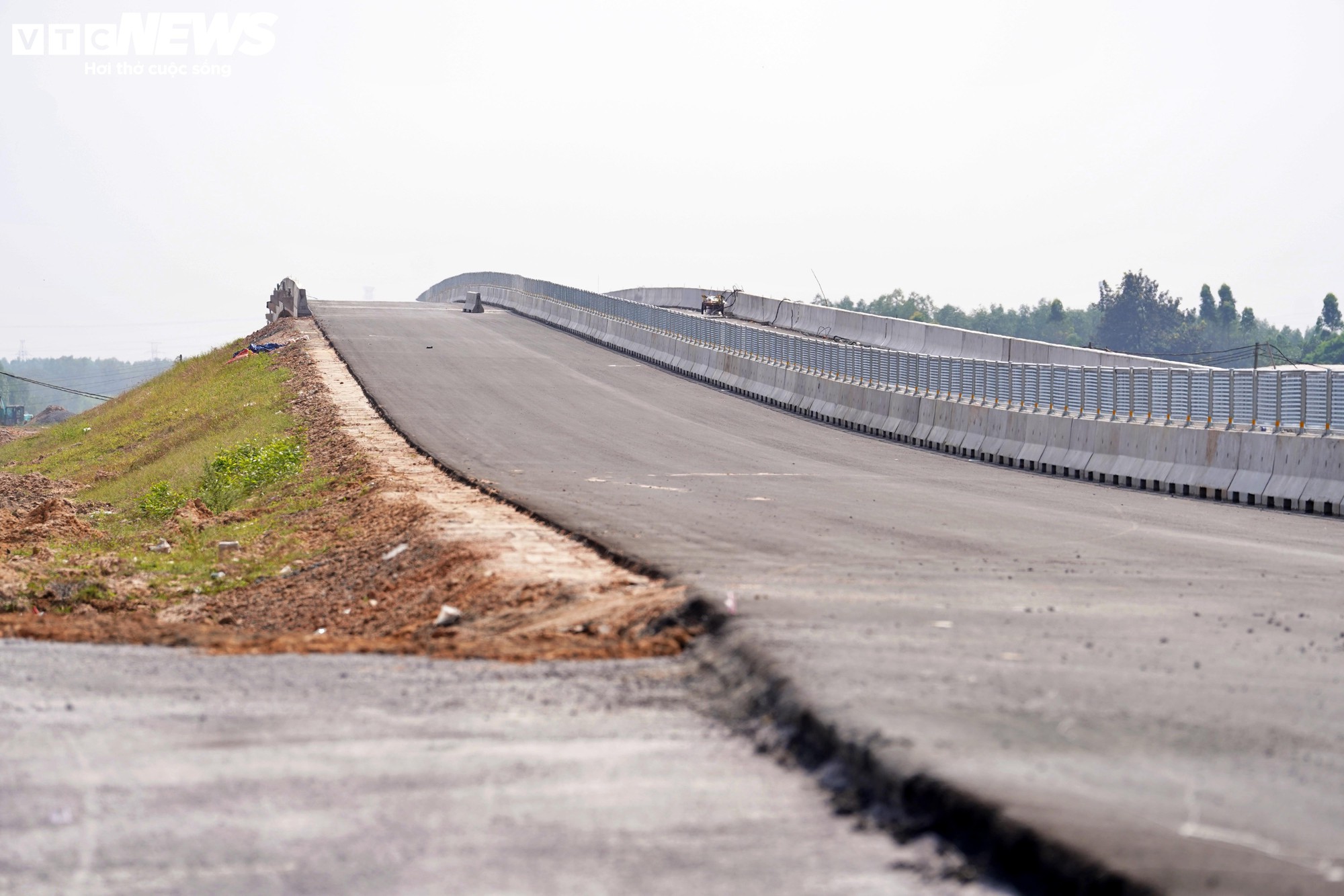 Cận cảnh đường Vành đai 3 đoạn qua Đồng Nai tăng tốc về đích - Ảnh 7