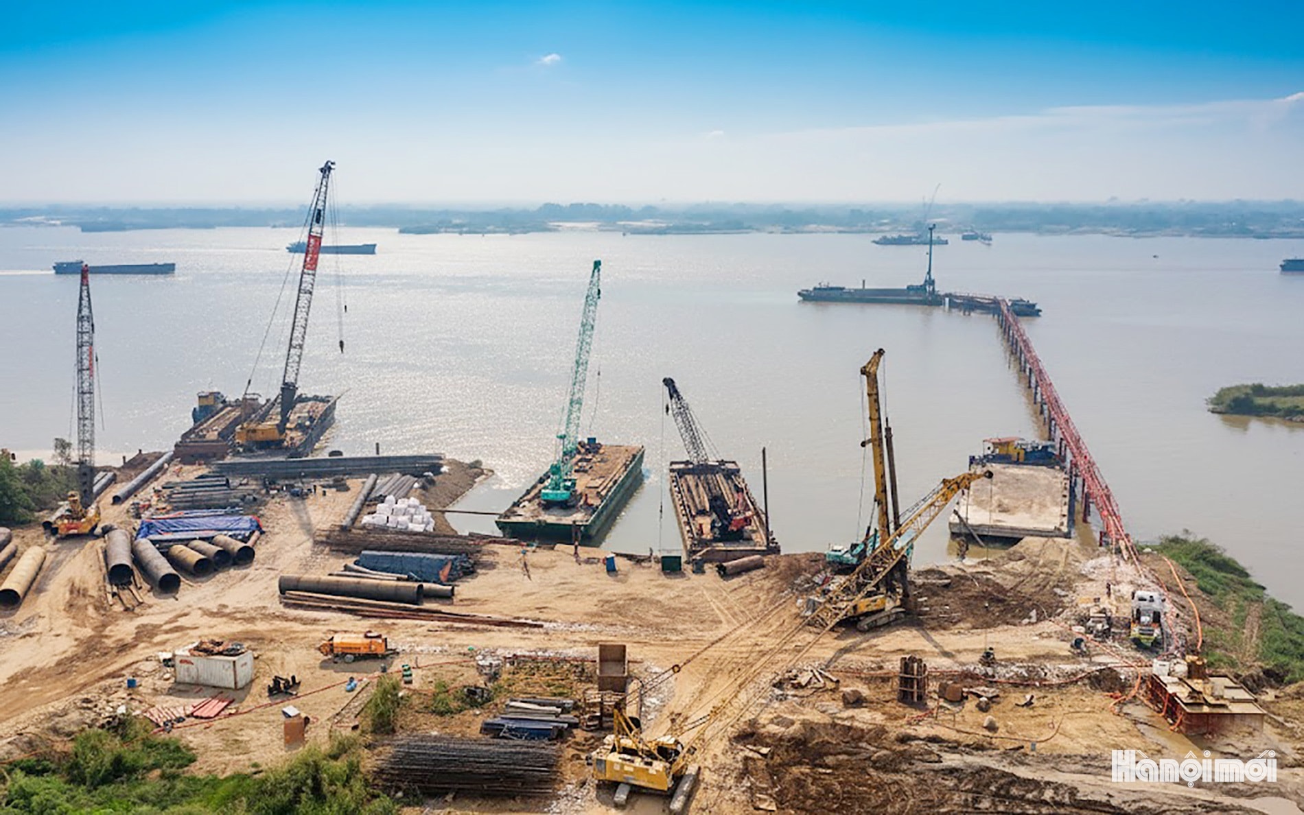 Đại công trường thi công cầu Thượng Cát hơn 7.300 tỷ đồng - Ảnh 1