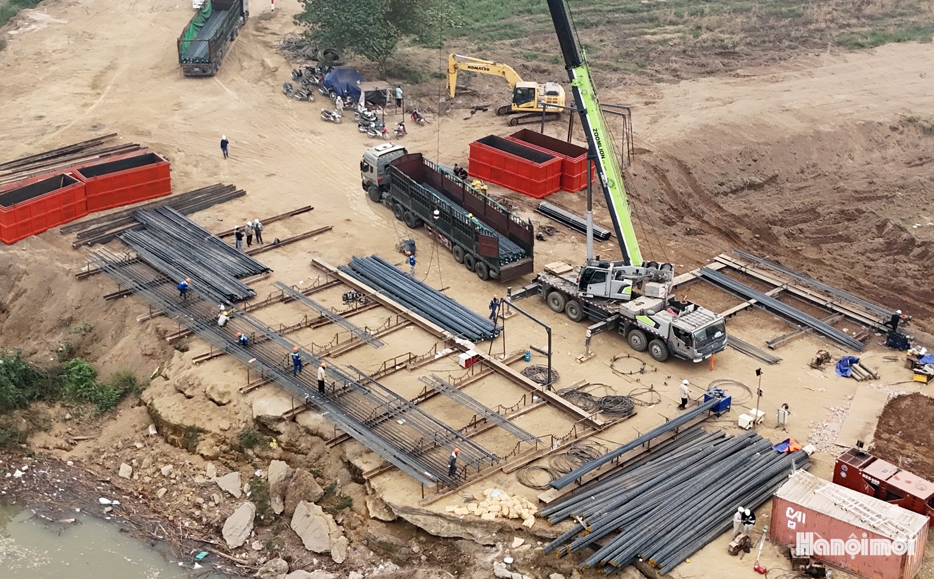 Đại công trường thi công cầu Thượng Cát hơn 7.300 tỷ đồng - Ảnh 3