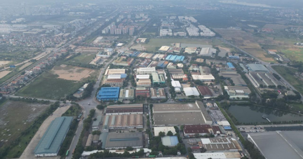 Bán nhà xưởng tại Gia Lâm, diện tích đất: 3.900m2 đất, có 2100m2 nhà xưởng và văn phòng