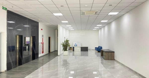 Trống sẵn văn phòng 100, 140, 200m2 đường 30 Tháng 4, Đà Nẵng. Mới sạch đẹp. Phù hợp 30, 50 nhân sự