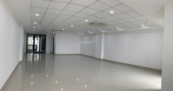 Văn phòng khu vực Sơn Trà, diện tích 80m2 giá chỉ 12 tr/tháng