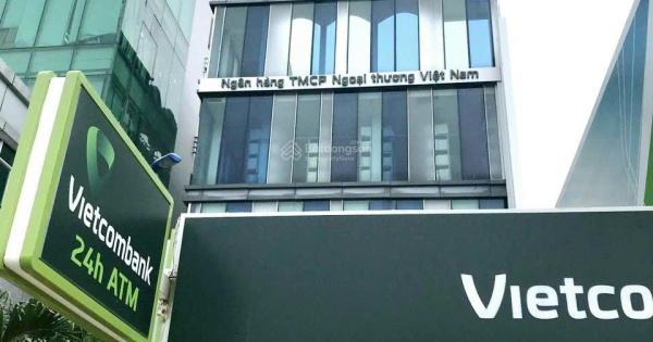 Hạ giá bán gấp lỗ 20 tỷ - tòa VP VietcomBank, Đường lớn 30m, vỉa hè 3m. DT: 470.6m2 - giá 70 tỷ