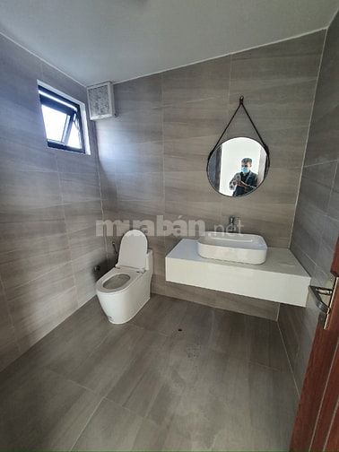 NNC MỚI, 4T phù hợp kinh doanh Showroom,.... tuyến Điện Biên Phủ