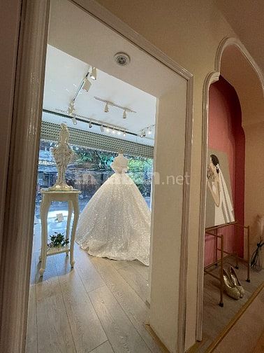 Cho thuê mặt bằng showroom . Mới , đẹp , kinh doanh thời trang làm đẹp