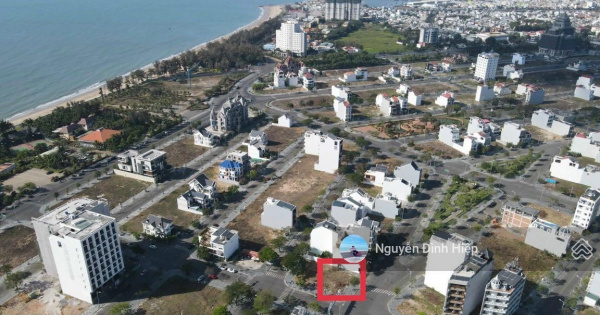 Bán 328m2 lô góc N4 mặt tiền Phan Trung đối diện công viên Ocean Dune