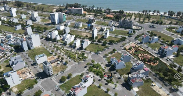 Bán 140m2 E4 hướng phố Ocean Dune Phan Thiết