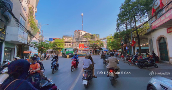 "Vũ trụ hội tụ - siêu phẩm" bán nhà mặt đường Đình Đông - mặt tiền siêu phẩm 6,2m nở hậu - lô góc