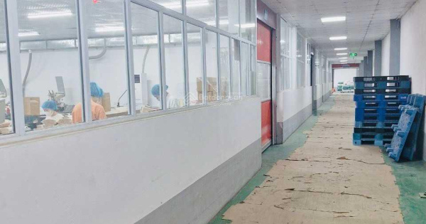 Bán 1,2ha đất SX. Có 3000m2 nhà xưởng. Nằm bám đường quốc lộ tới gần 90m