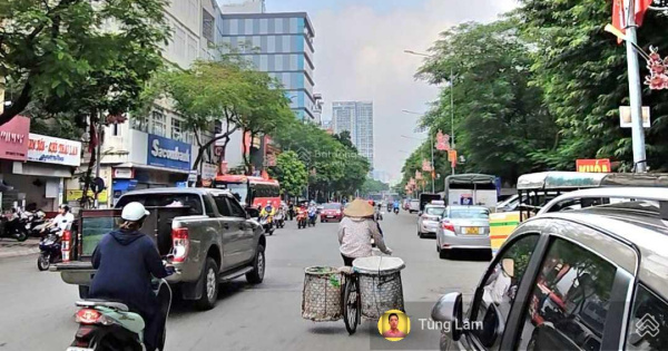 Mặt phố Xuân La - vị trí trung tâm Lạc Long Quân và Võ Chí Công - mảnh đất lớn còn sót lại