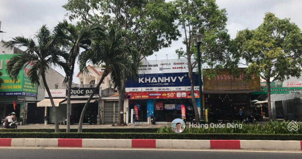 Bán nhà mặt tiền Lê Hồng Phong, P.4, Vũng Tàu (đối diện HD, Sacombank), S=318m2 ngang 9m. Giá 55 tỉ