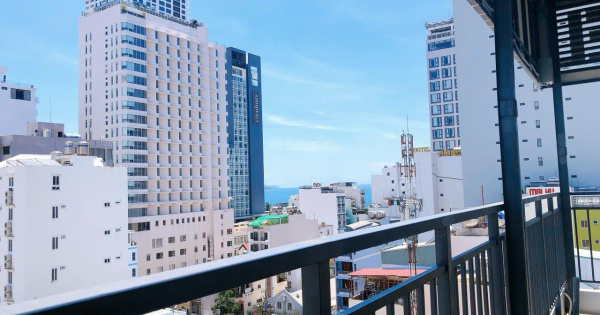 Bán khách sạn trung tâm TP. Nha Trang, 104m2 đất, 10 tầng nổi & 1 bán hầm, giá 33 tỷ đồng