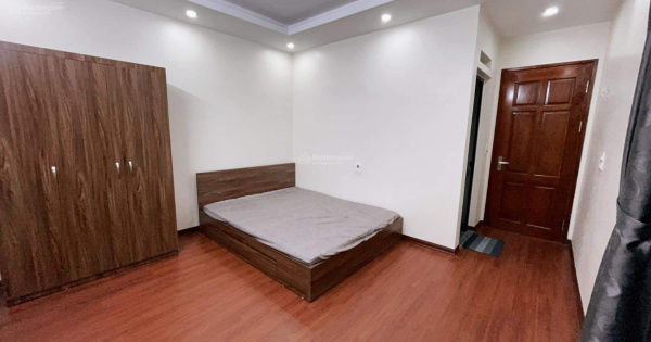 Cho thuê CCMN mới Ngã Tư Sở 22m2 gần phố, gần chợ, thang máy đủ tiện nghi