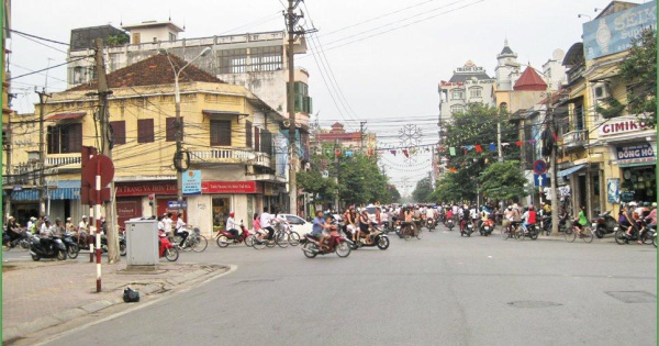 Bán nhà mặt đường Tô Hiệu lô góc. Vị trí siêu đẹp. Vỉa hè siêu rộng. Đang cho ngân hàng thuê