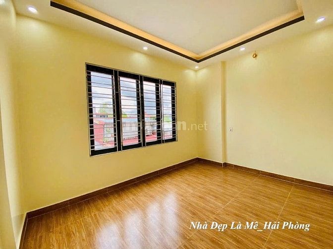 Nhà xây mới 3 tầng ngõ 476 Chợ Hàng, Ngõ rộng dân cư đông đúc