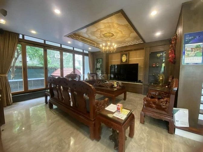 Bán nhà phố Nguyễn Văn Cừ, 160m2, 4 tầng, MT 12m, mặt ngõ ô tô tránh