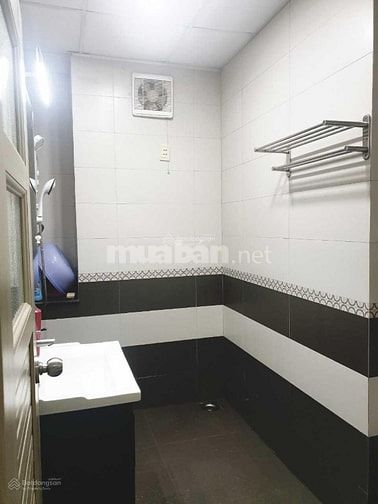 Bán chung cư chính chủ lô F, đường Tạ Quang Bửu, Quận 8 - 104m2 - 3,3