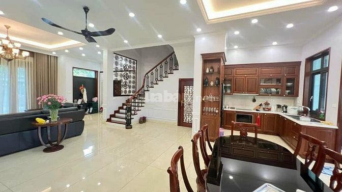 Liền kề Bắc Từ Liêm, 140m2, mặt tiền 8.2m. Kinh doanh sầm uất