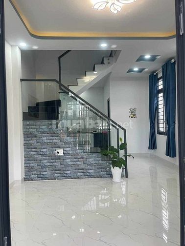 bán nhà lô góc 2MT-DT4 X10 M-2t-hxh-p vĩnh hoà- nha trang- chỉ 1.9 tỷ.