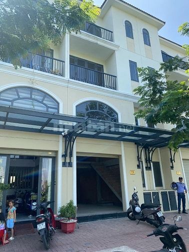 SHOPHOUSE MẶT TIỀN 25 M GIÁ RẺ 8.1 TY