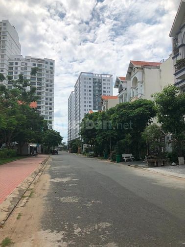 Bán nhà có thang máy ngay khu Himlam  DT 150m2  giá 35 tỷ