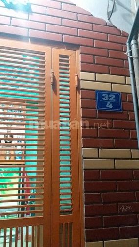 Bán nhà đường Hồng Hà, 13 m2, 6 tầng, nhà đẹp, ngõ rộng,