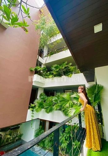 Tòa Boutique phong cách Tropical cực đẹp, 250m2 chỉ 52 tỷ.