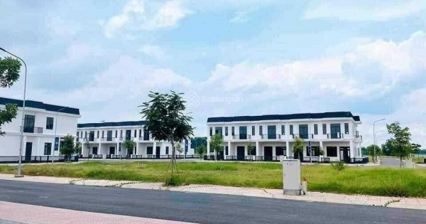 Đất Young Town siêu rẻ, Đức Hòa, DT 96m2, sổ hồng riêng, giá ngộp 730 triệu