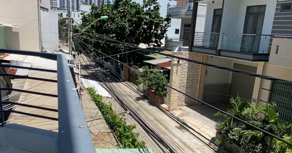 Bán nhà và đất đường Dương Hiến Quyền, TP. Nha Trang, cách biển 50m, DT: 220m2, giá bán 15,8 tỷ