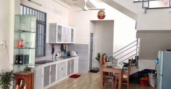 Bán nhà 2 tầng. Hẻm Hoà Trung, Vĩnh Hoà, Nha Trang. DT: 90,6m2. Giá: 2,350 tỷ. LH: 0931 183 ***