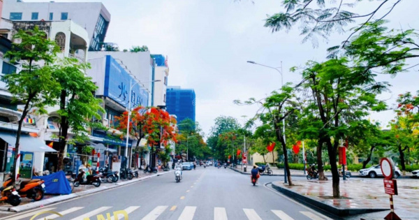 "Đẹp nhất phố - Giữa lõi nội đô" bán nhà mặt đường Quang Trung - View công viên - Hồ - Vườn hoa