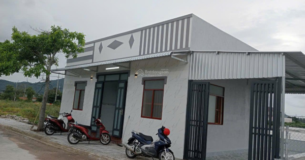 Bán nhà đường nhựa cách TL 44A vào 100m nhà mới xây DT 350m tạo view cafe, xây phòng trọ giá 1tỷ950