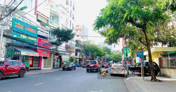 Bán nhà trung tâm TP Nha Trang mặt tiền đường Quang Trung vừa ở vừa kinh doanh, giá tốt