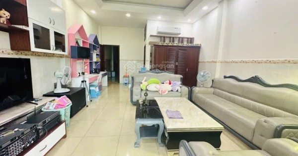 Bán MT Lạc Long Quân P. 8, Tân Bình - DT: 186 m2 (5m x 38m); 1 trệt, 2 lầu, st Giá bán: 29 Tỷ