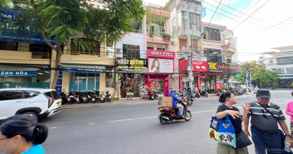 Hiếm nhà mặt tiền đường Tô Hiến Thành khu bàn cờ TTTP Nha Trang cạnh chợ Xóm Mới khu phố Hàn