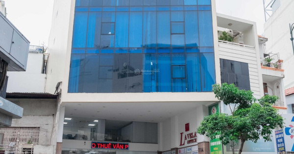 Cho thuê văn phòng tòa nhà La Vela Office; địa chỉ 11A Hồng Hà, P02; Tân Bình; 45m2; 65m2; 120m2