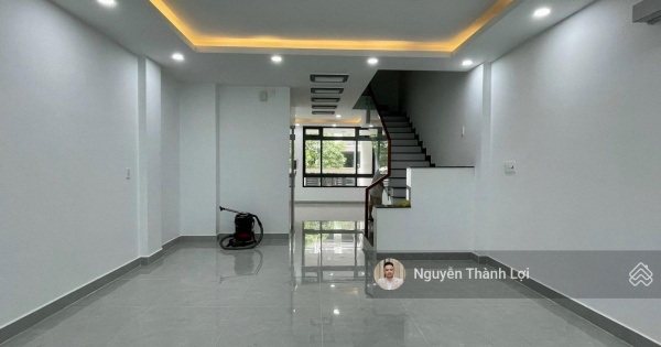 Nguyên căn làm văn phòng tại Vạn Phúc City 1hầm 4tầng, DT 5x21m, có thang máy, máy lạnh chỉ 36triệu