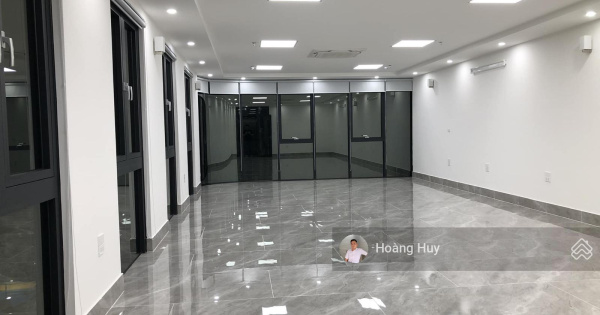 Chính chủ bán nhà mặt phố Trần Quang Diệu, phố VIP, vỉa hè rộng, KD sầm uất 85m2 8T MT 5m 48,5 tỷ