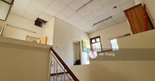 Cho thuê nhà mặt phố Bùi Ngọc Dương, gần Thanh Nhàn, lô góc, 60m2 x 2 tầng, 15 triệu/tháng